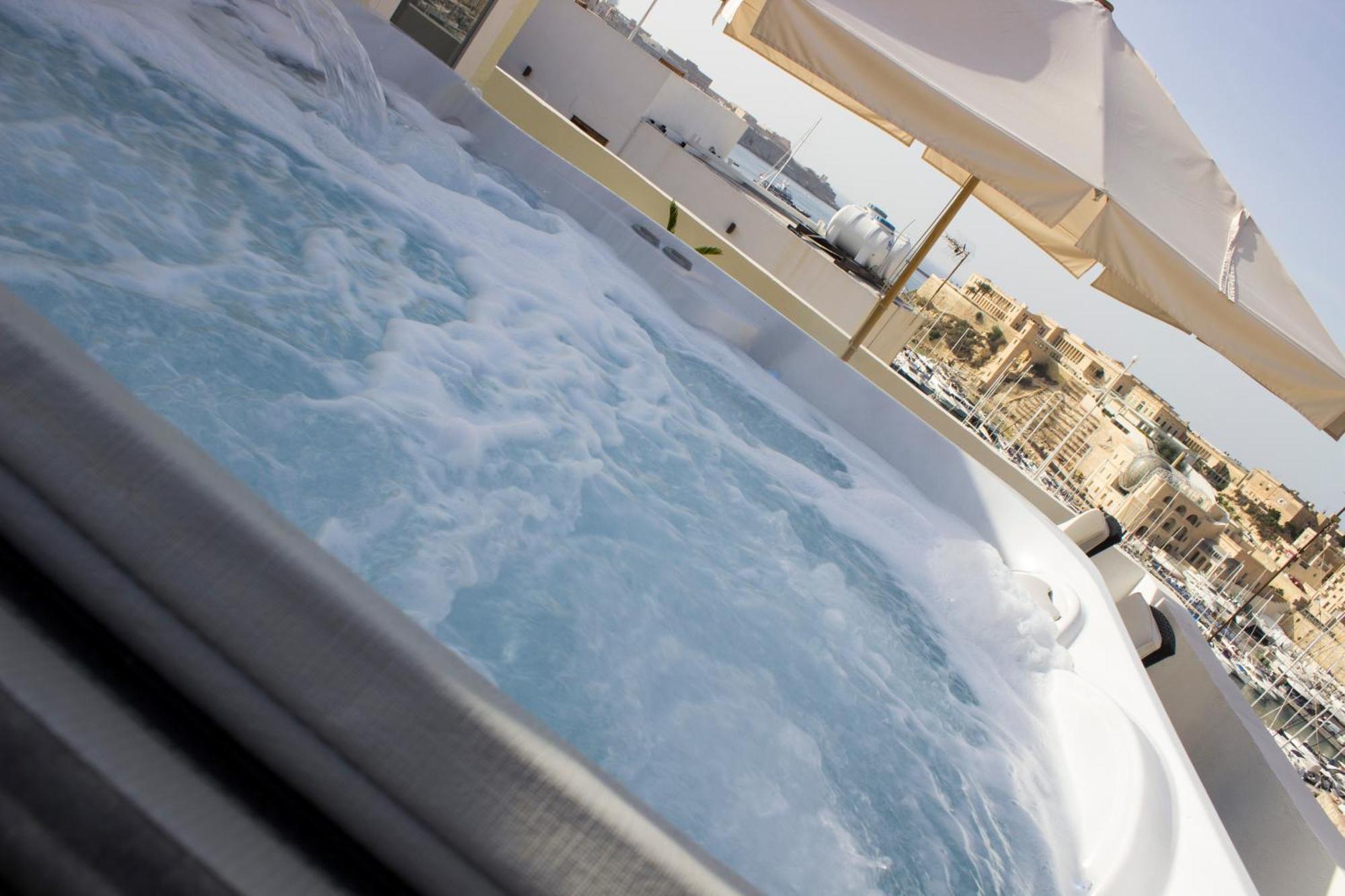 Bebirgu Palazzino Luxury 2 Jacuzzi To Share Διαμέρισμα Εξωτερικό φωτογραφία